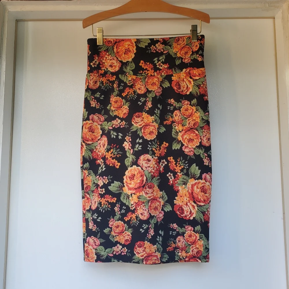 SOLD - LuLaRoe Cassie Pencil Skirt Black & Orange Floral Size XS Peony Rose - Picture 5 of 5